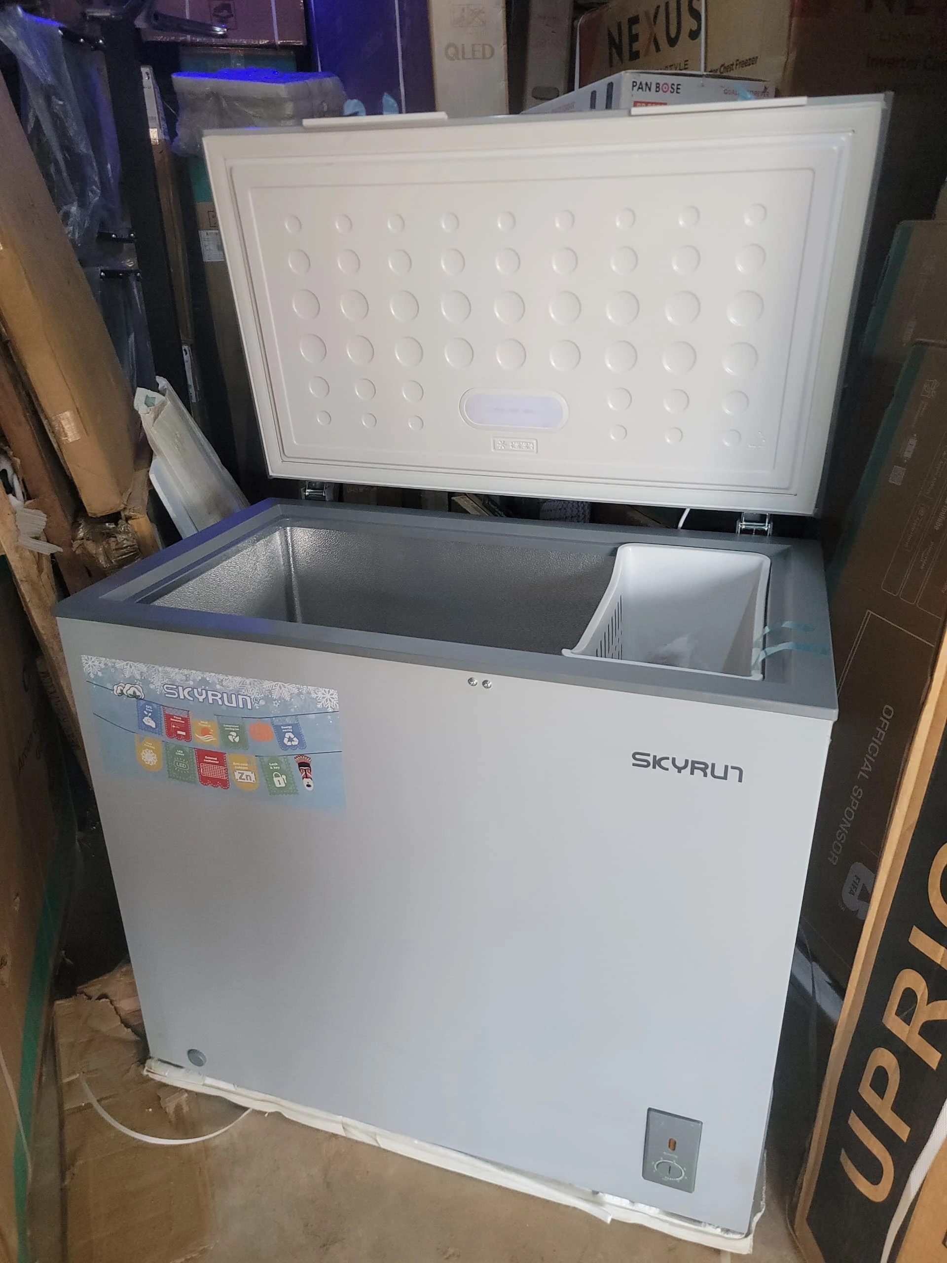 Skyrun Chest Freezer BD-200A